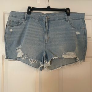Cut off boyfriend shorts